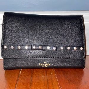 Crossbody clutch